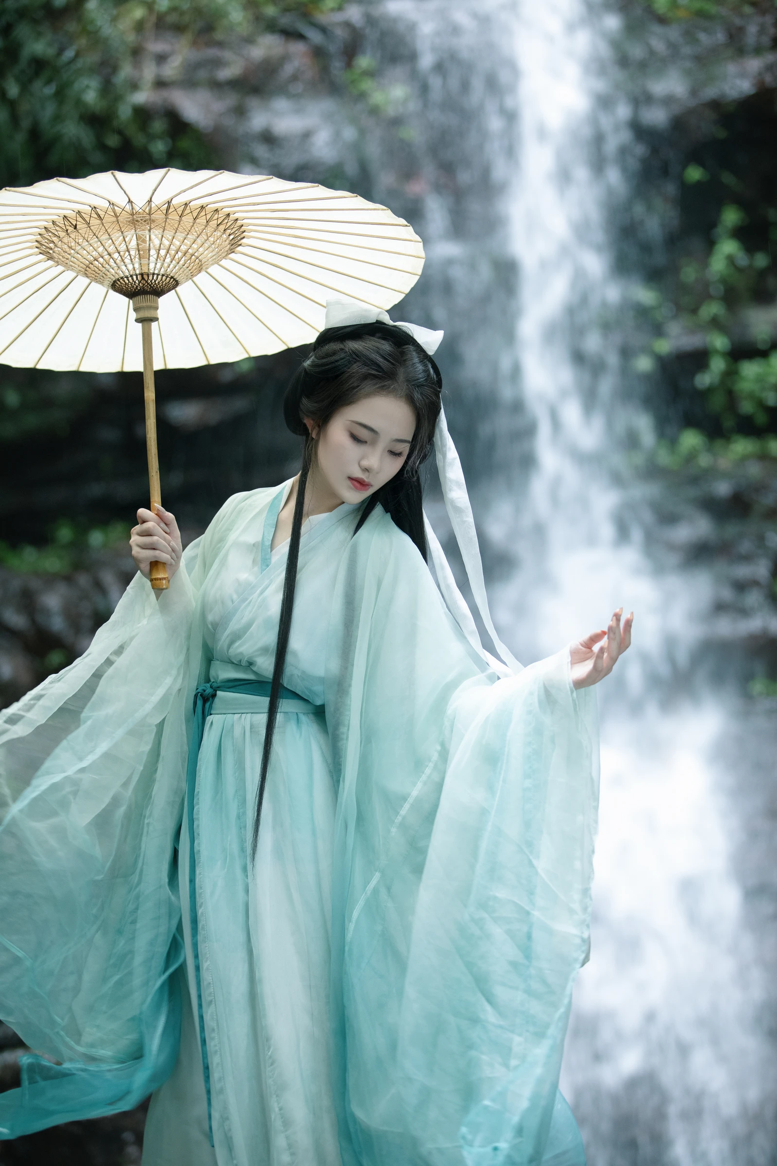 [YITUYU]艺图语-2024.10.18-剑意-玲玲-[26P-626MB]-8.webp
